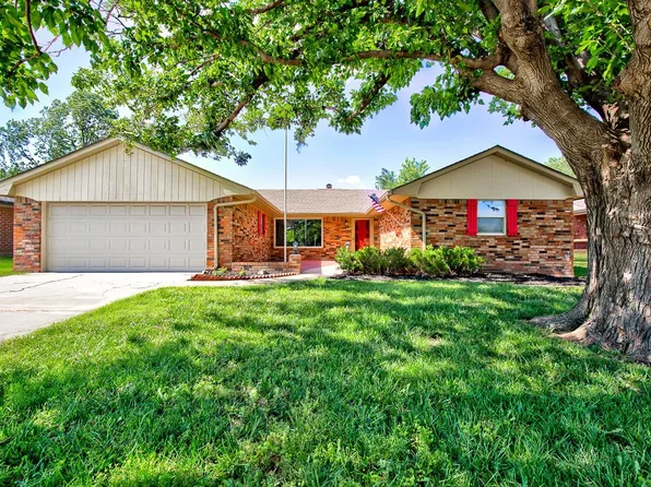 4402 Oakcrest Ave, Enid, OK 73703