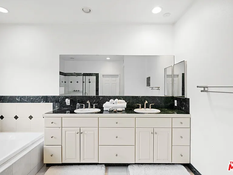 4345 Escondido Trl — Photo 30