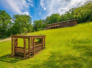 288 Brooks Rd, Pearisburg, VA 24134