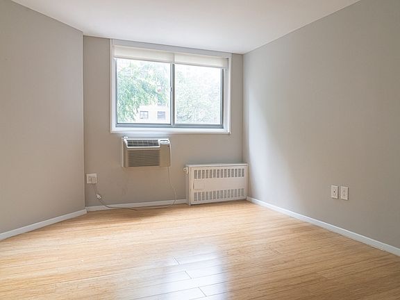 4th image of 520 2nd Ave APT 5B
