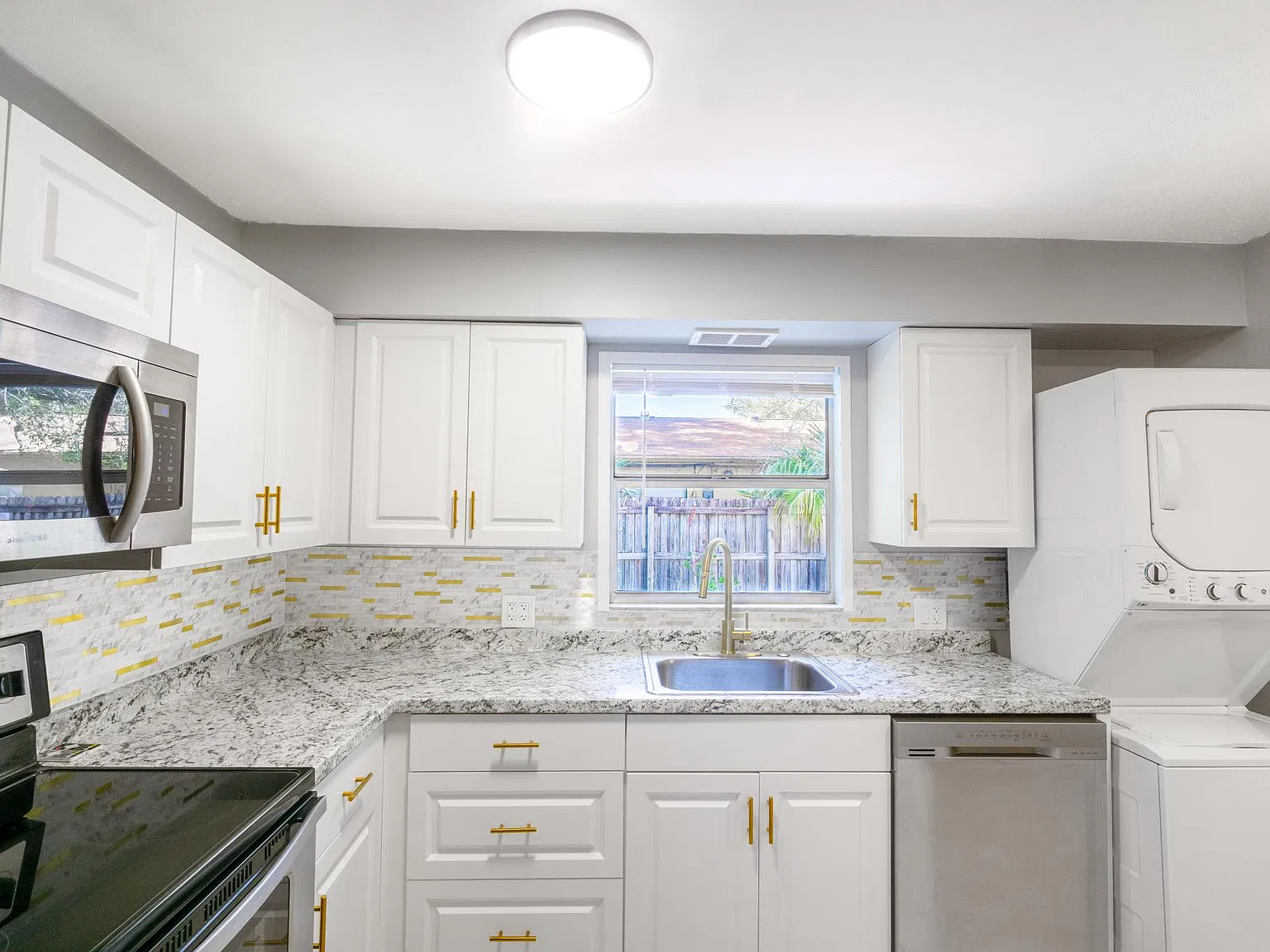 2 bed, 860 sqft, $1,895 — Photo 4