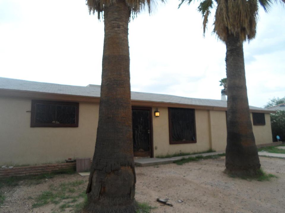 1st image of 826 W Calle De Casas Lindas