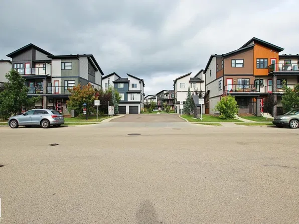 1203 163rd St SW #70, Edmonton, AB T6W 3X1