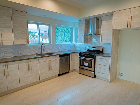 2nd image of 370 Salem St #101