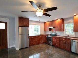 35 Dresser St, Newport, RI 02840