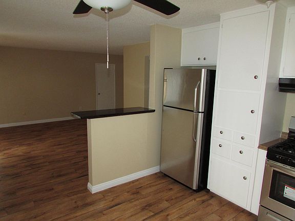3rd image of 8462 Parkway Dr