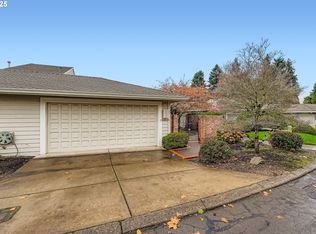 32655 SW Lake Point Ct, Wilsonville, OR
