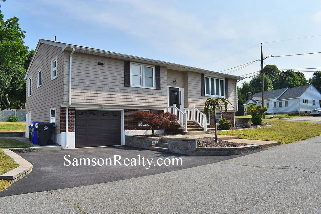 3 bed, 1600 sqft, $2,850 — Photo 2