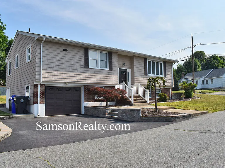 105 Homewood Ave — Photo 2
