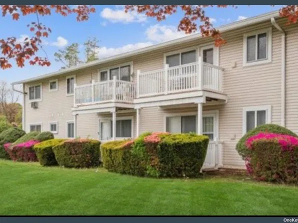 57 Adams Road #2B, Central Islip, NY 11722