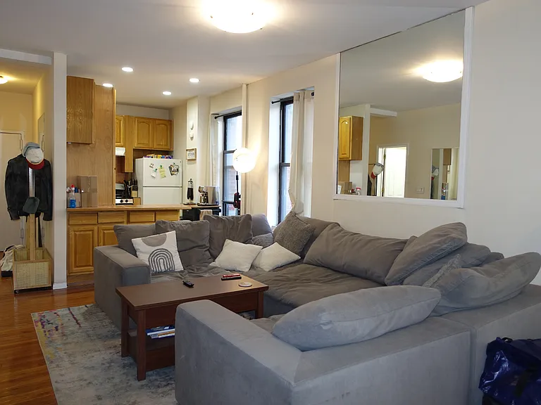 400 W 50th St #2 — Photo 5