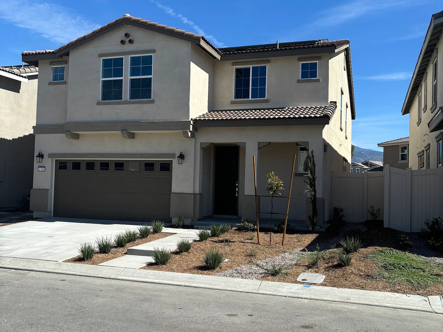 4 bed, 3.5 bath, 2741 sqft, $3,495 — Photo 2