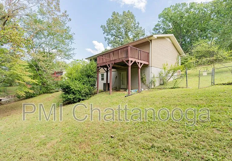 37 Anderson Rd — Photo 3