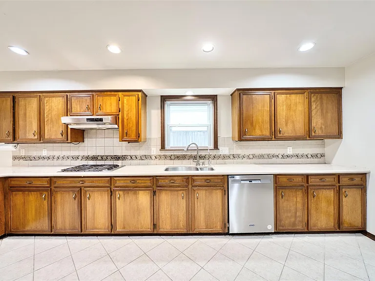 7914 Candle Ln — Photo 25