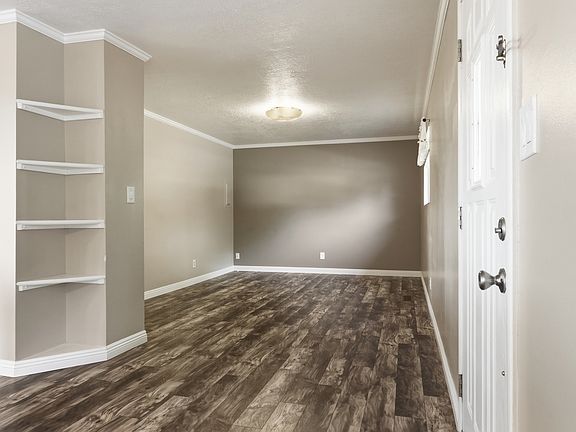 4th image of 435 S Fuhriman Dr