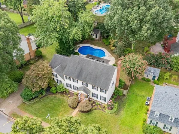 4753 Michaux Dr, Virginia Beach, VA 23464