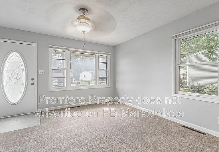7334 NE 51st St — Photo 3