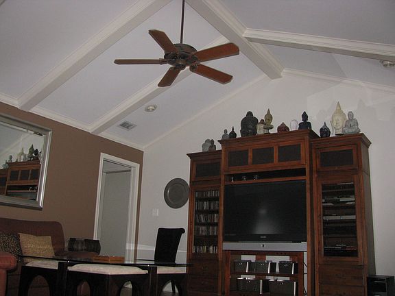 4th image of 4525 Lakeway Dr