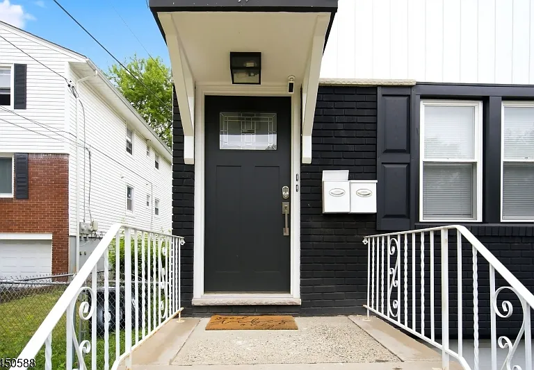 19 Evelyn Ct #2 — Photo 2