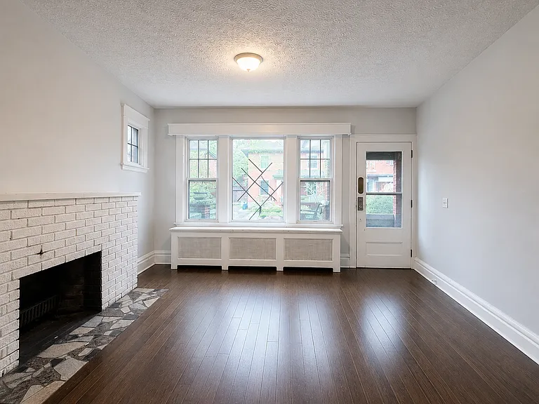 147 Holton Ave S #2 — Photo 7