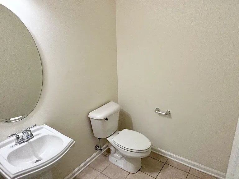 535 Whitworth Ln — Photo 11
