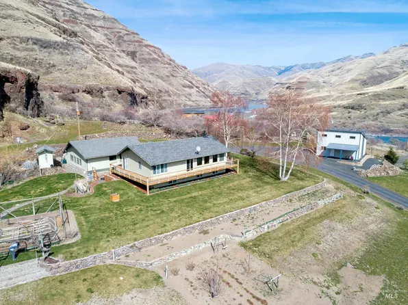 30796 Snake River Rd, Asotin, WA 99402