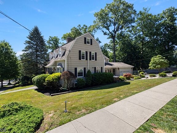 2nd image of 53 Howard St