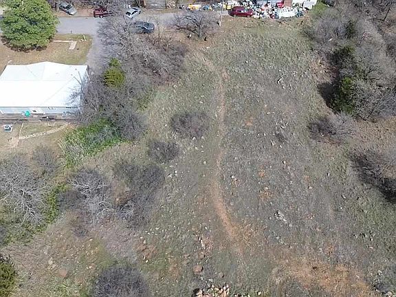 4th image of 124 Lawton Ave