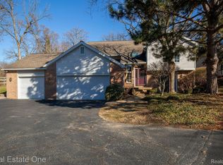 46354 New England Ct #10, Plymouth, MI 48170