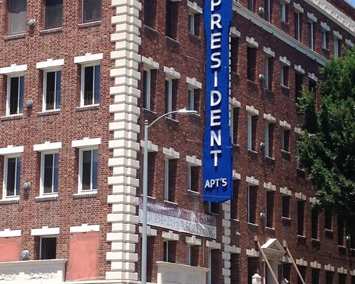 The President Apts...Completely Renovated Apartments...Pet Friendly..Great Location! CALL NOW! — Photo 1