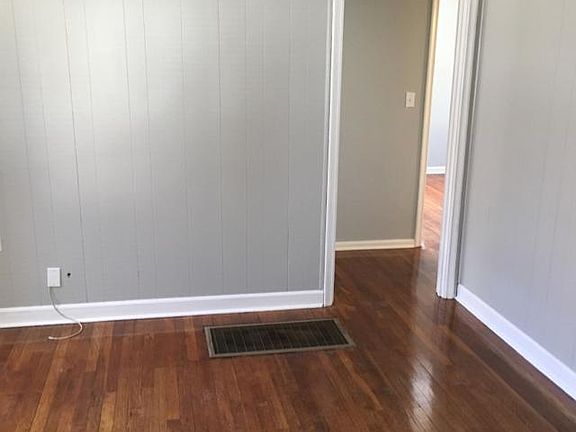 4th image of 448 S 71st Ave E