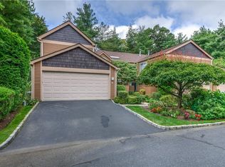 21 Indian Hill Rd, New Rochelle, NY 10804