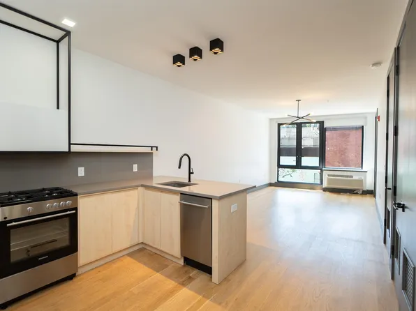 424 Arlington Avenue image 6 of 25