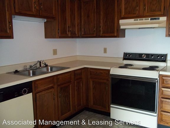 3rd image of 16-7 Woodland Oaks Dr