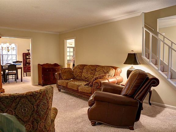 4th image of 7902 Cloverbrook Ln