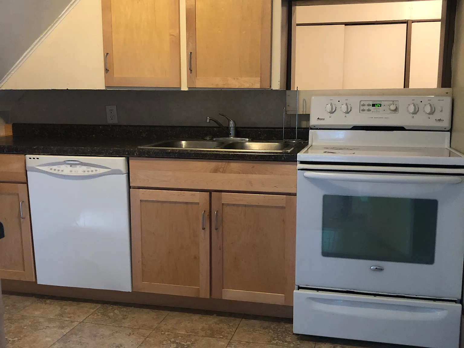 3 bed, $975 — Photo 4