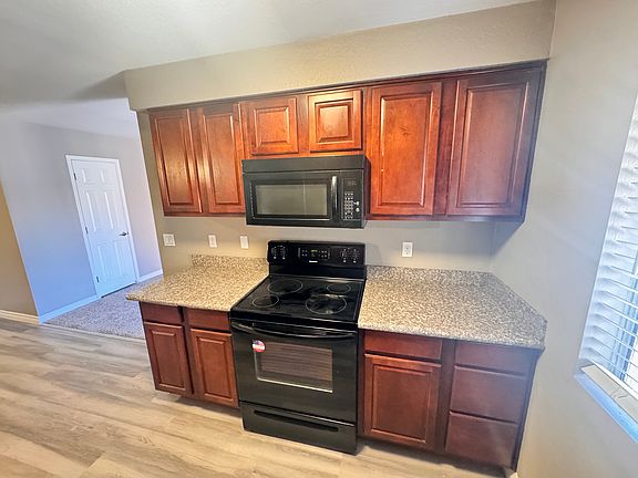 3rd image of 4450 Sandy River Dr Unit 90