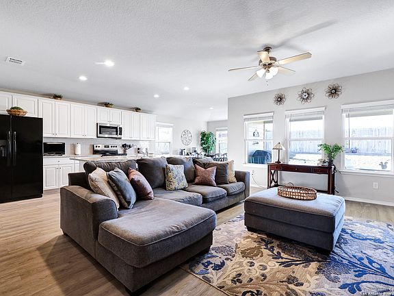 5th image of 250 Mossberg Way