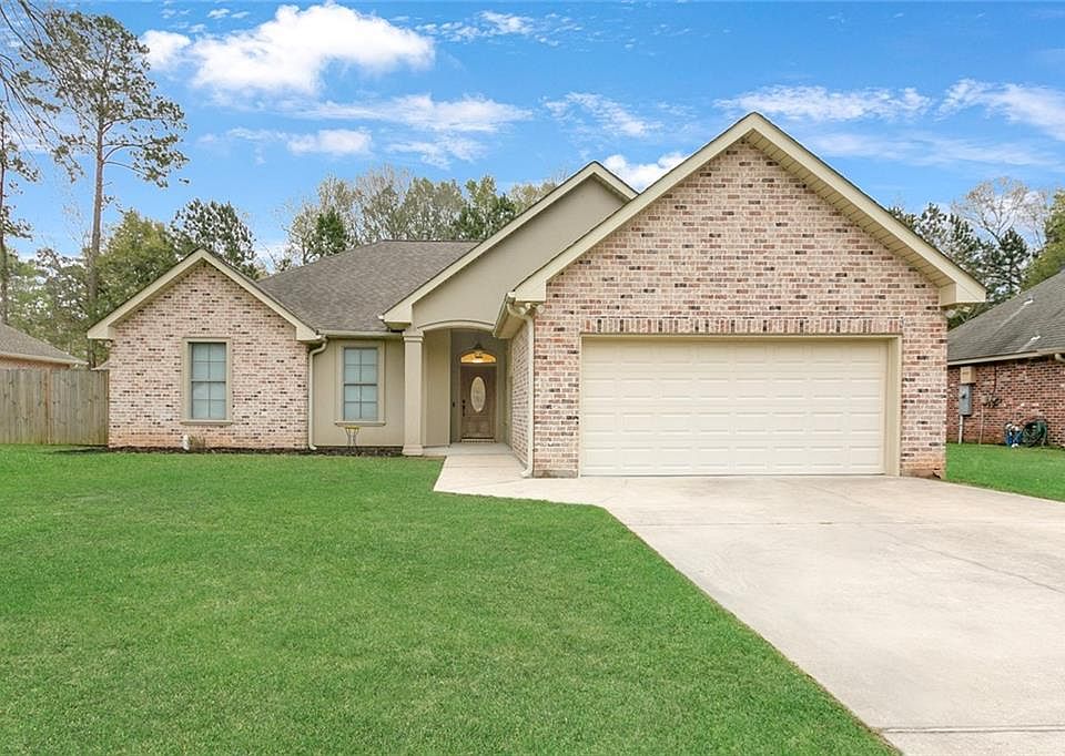 1st image of 179 Beau Arbre Ct