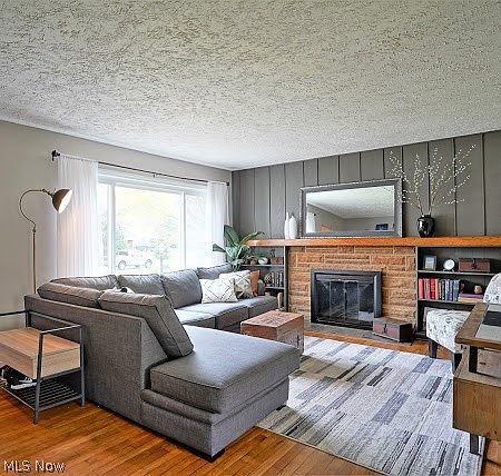 3rd image of 2884 Landon Dr