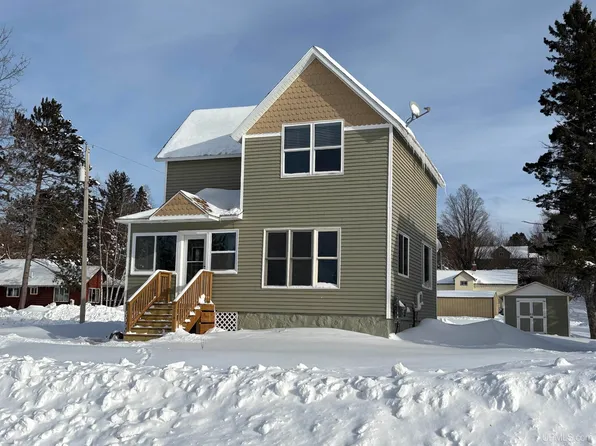 402 Alfred Wright Blvd, Ironwood, MI 49938