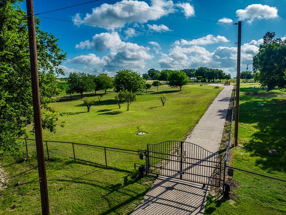 1st image of 945 Lone Elm Rd