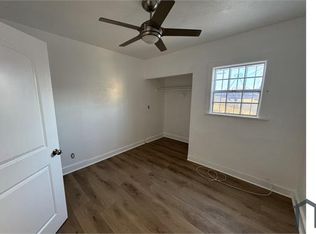 911 W 68th St, Los Angeles, CA 90044