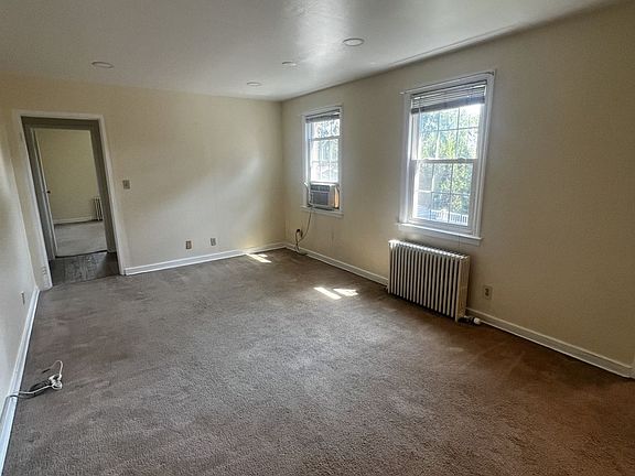 5th image of 846 Thorn St APT 75