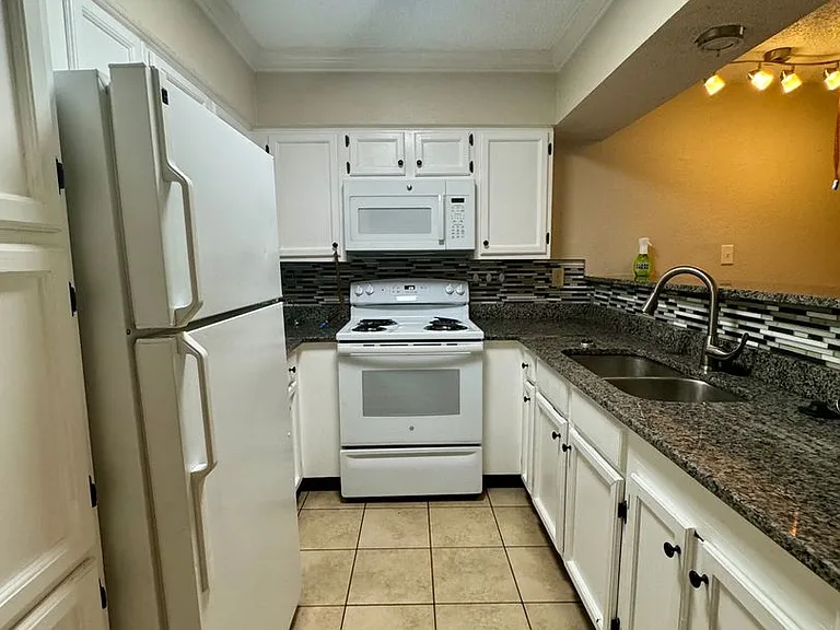 10527 Perrin Beitel Rd #A207 — Photo 5