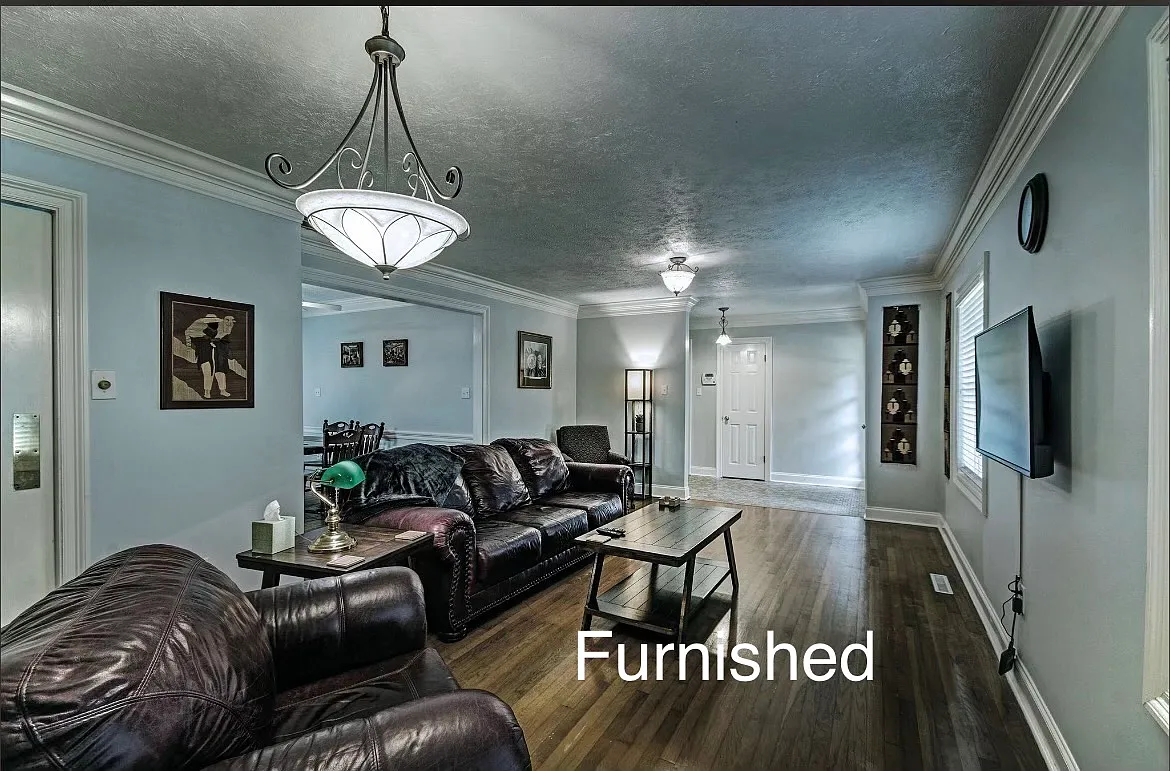 4 bed, 2250 sqft, $6,000 — Photo 1