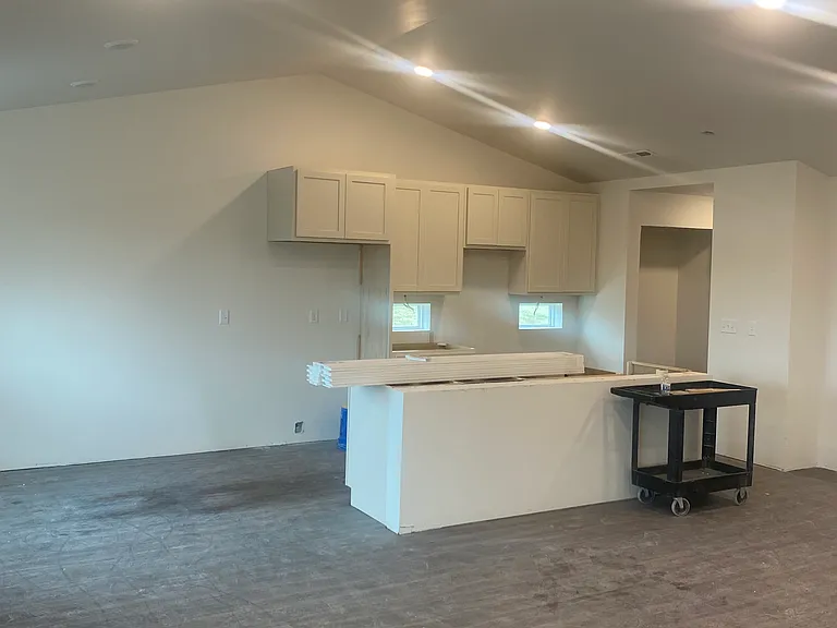 96 Huntington Dr — Photo 3