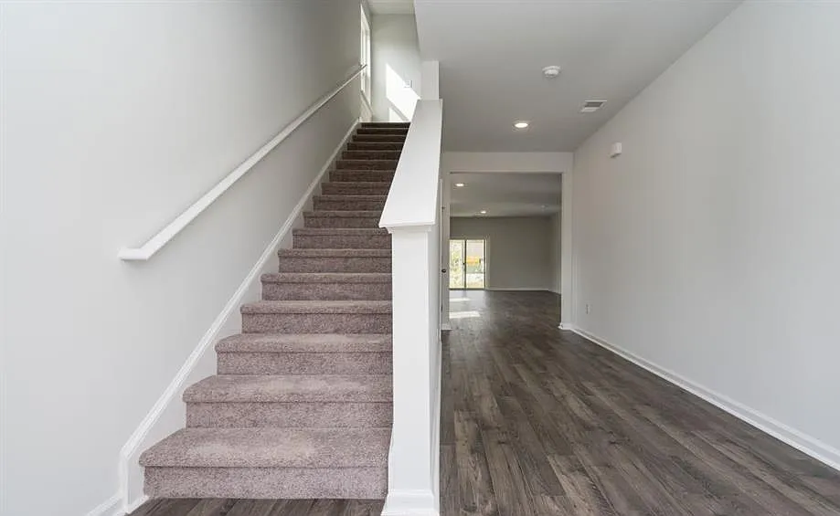 568 Turpentine Trl — Photo 2