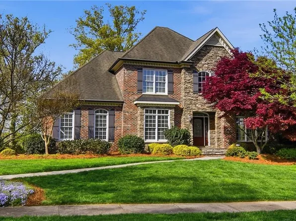 5522 Garden Park Ln, Winston Salem, NC 27106