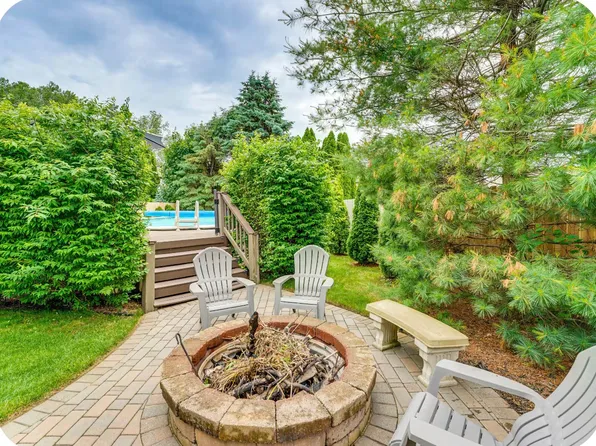 42412 Arcadia Dr, Sterling Heights, MI 48313